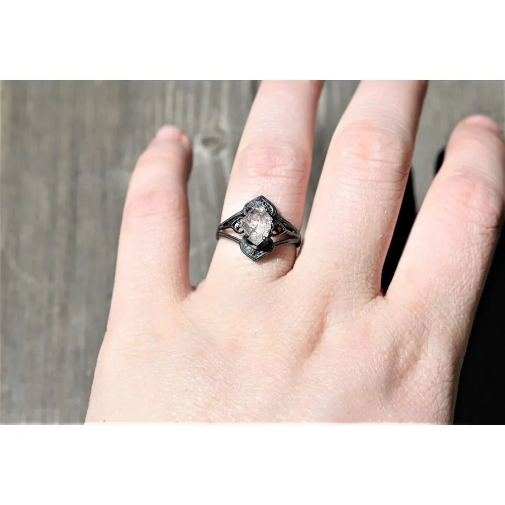 alternative raw diamond engagement rings, raw crystal size 4 5 6 7 8 8 9 10 11